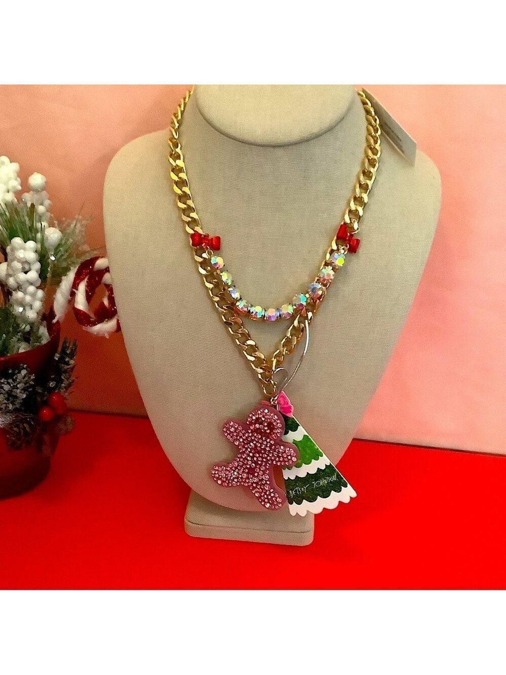Betsey  Johnson Holiday Pink Gingerbread Necklace New